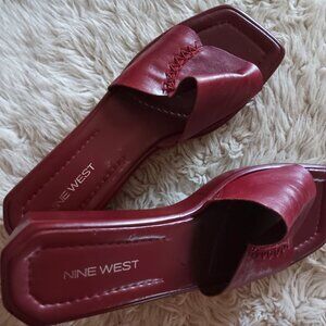 A Versatile Choice! Comfy & Classy in Oxblood Red Leather
